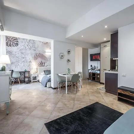 Sotto Le Due Torri 5* Appartement