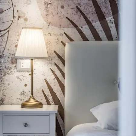 Sotto Le Due Torri 5* Appartement