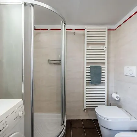 Sotto Le Due Torri 5* Appartement