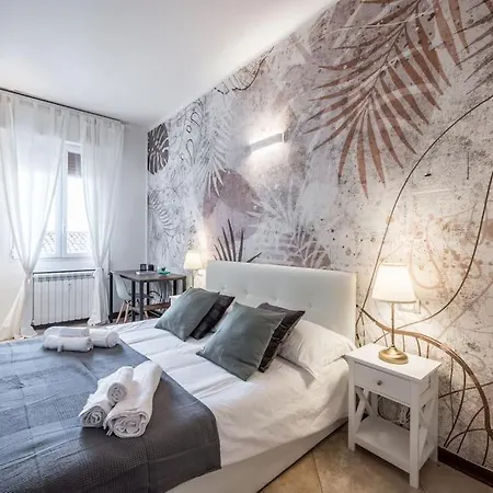 Апартаменты Sotto Le Due Torri 5* *